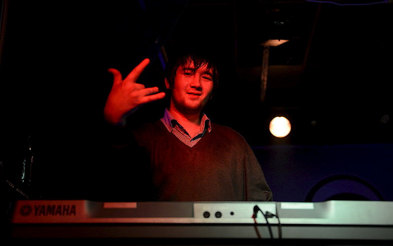 click for enlarge 1000 X 626 79.2 Kb picture