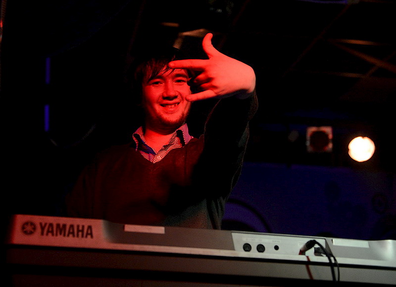 click for enlarge 1000 X 725 100.2 Kb picture