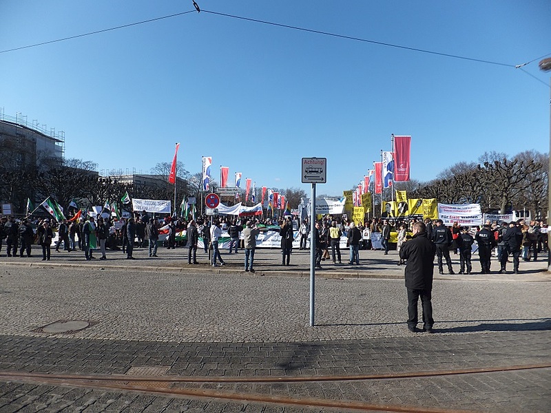 click for enlarge 900 X 675 266.0 Kb picture