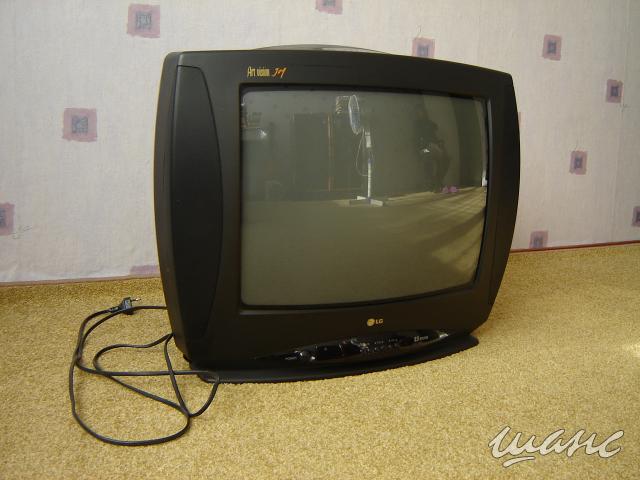 Продам телевизор lg. Телевизор LG 2000. Телевизор LG 1993 года. Аналоговый телевизор LG 1998. Телевизоры лж 2000 годов.