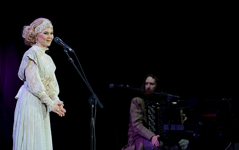 click for enlarge 1000 X 627 82.6 Kb picture