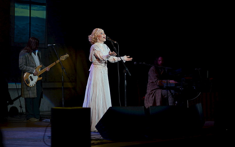 click for enlarge 1000 X 625 81.7 Kb picture