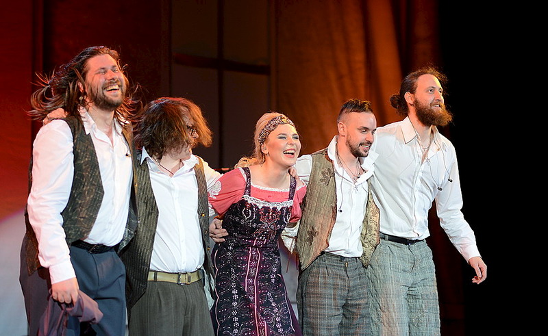 click for enlarge 1000 X 614 174.2 Kb picture