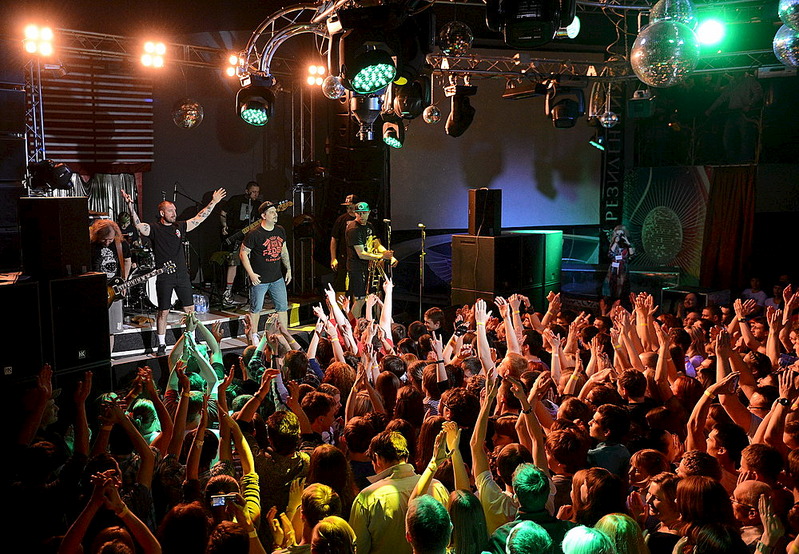 click for enlarge 1000 X 693 286.1 Kb picture