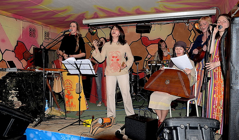 click for enlarge 1000 X 587 277.2 Kb picture