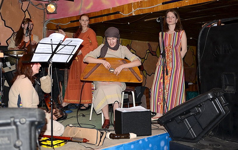 click for enlarge 1000 X 632 227.2 Kb picture