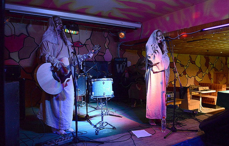 click for enlarge 1000 X 637 270.2 Kb picture