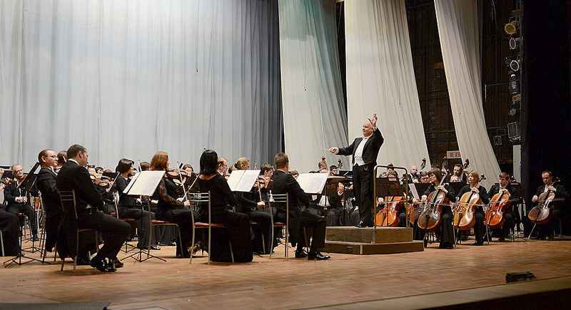 click for enlarge 1000 X 544 160.7 Kb picture