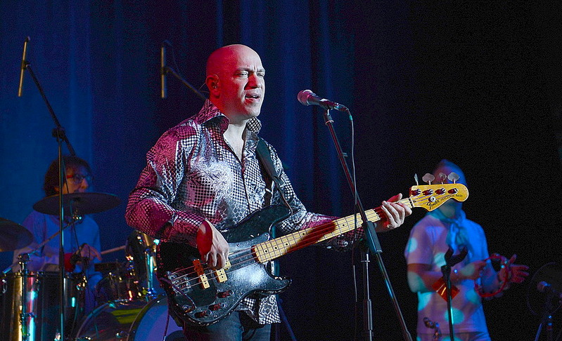 click for enlarge 1000 X 608 214.6 Kb picture