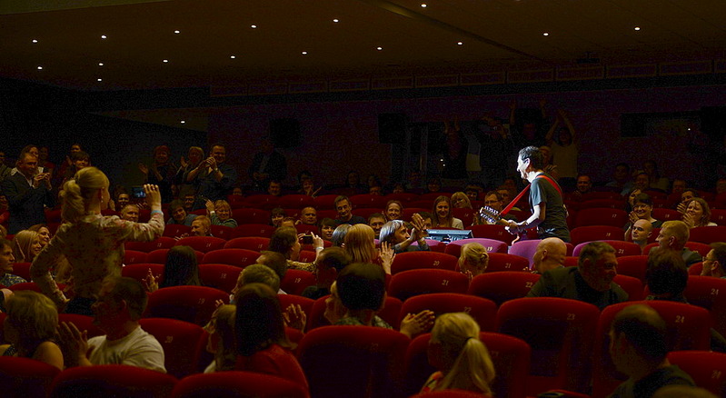 click for enlarge 1000 X 548 128.4 Kb picture