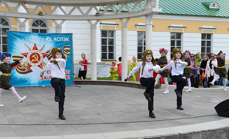 click for enlarge 1000 X 606 212.1 Kb picture