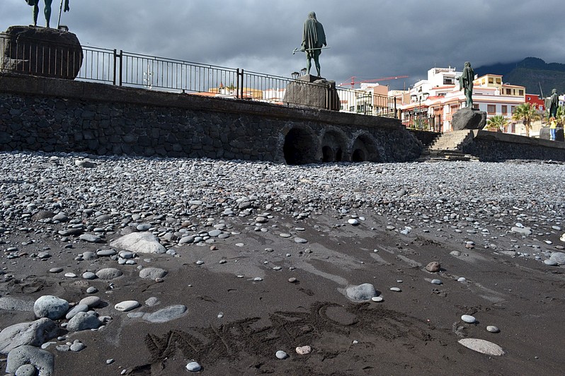 click for enlarge 1920 X 1279 718.7 Kb picture