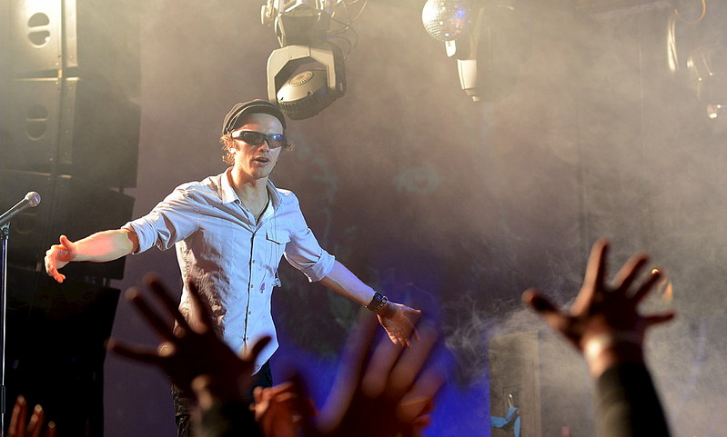 click for enlarge 1000 X 602 114.7 Kb picture