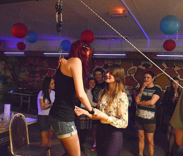 click for enlarge 1000 X 848 368.5 Kb picture