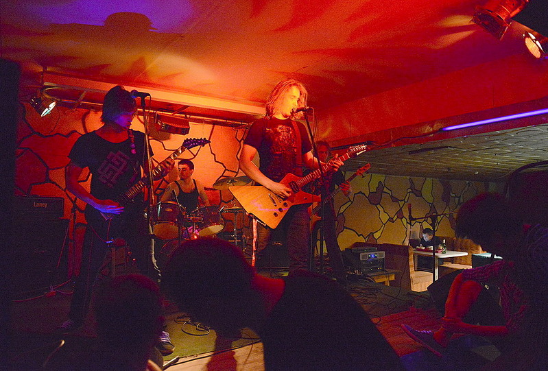 click for enlarge 1000 X 677 232.3 Kb picture