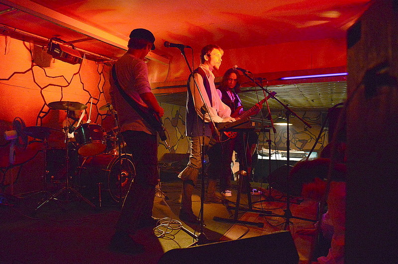 click for enlarge 1000 X 665 231.1 Kb picture