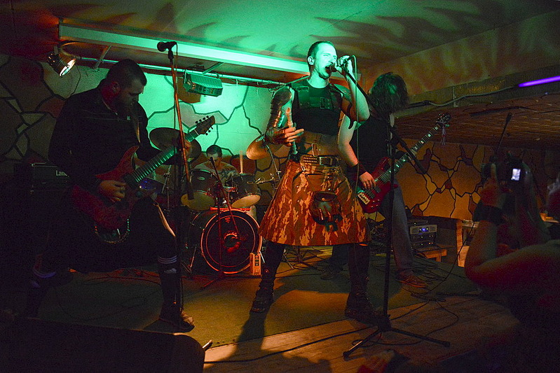 click for enlarge 1000 X 667 204.8 Kb picture