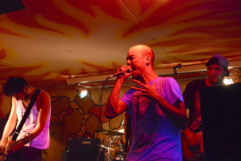 click for enlarge 1000 X 668 179.8 Kb picture