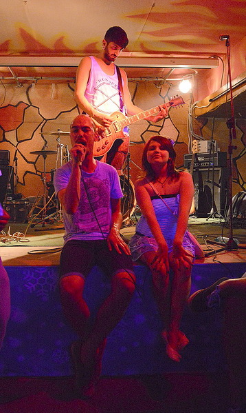 click for enlarge 598 X 1000 240.5 Kb picture