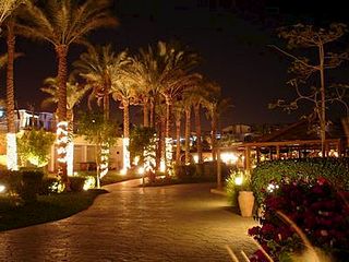click for enlarge 400 X 300 28.2 Kb picture