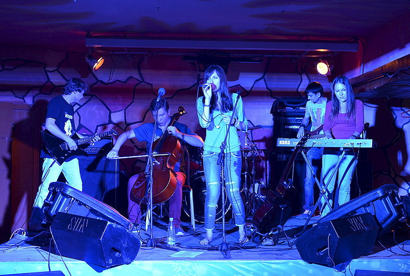 click for enlarge 1000 X 672 243.7 Kb picture