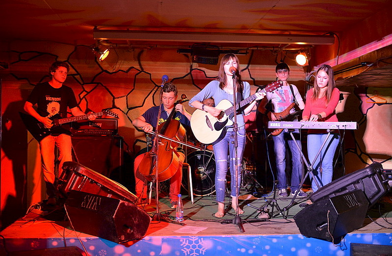 click for enlarge 1000 X 653 240.0 Kb picture