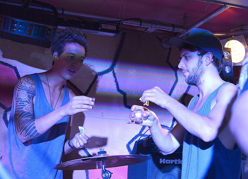 click for enlarge 1000 X 722 229.6 Kb picture