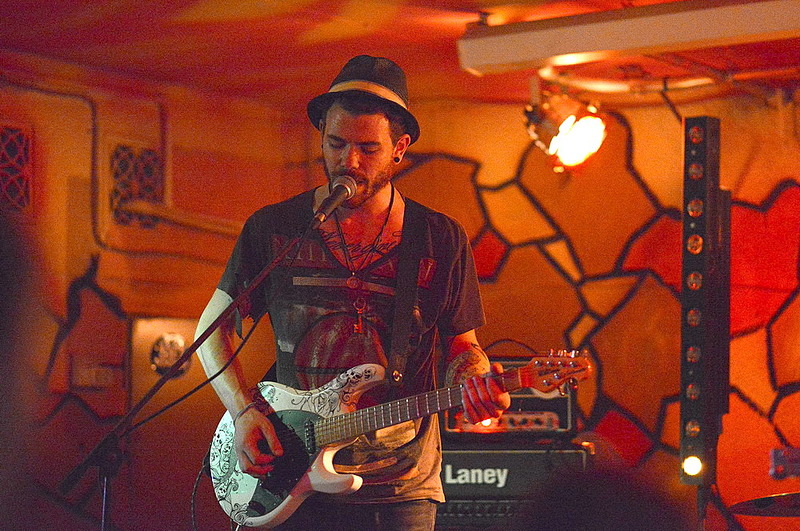 click for enlarge 1000 X 664 253.7 Kb picture