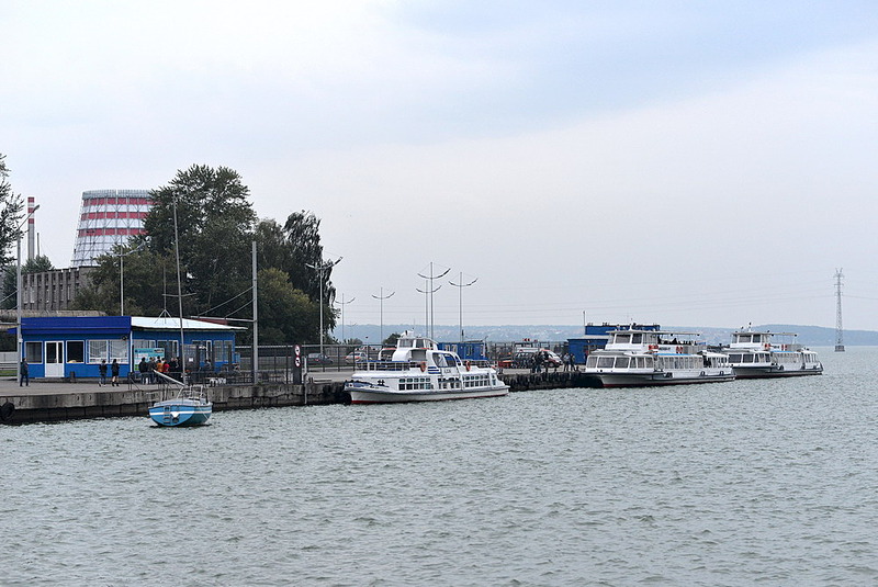 click for enlarge 1000 X 669 170.6 Kb picture