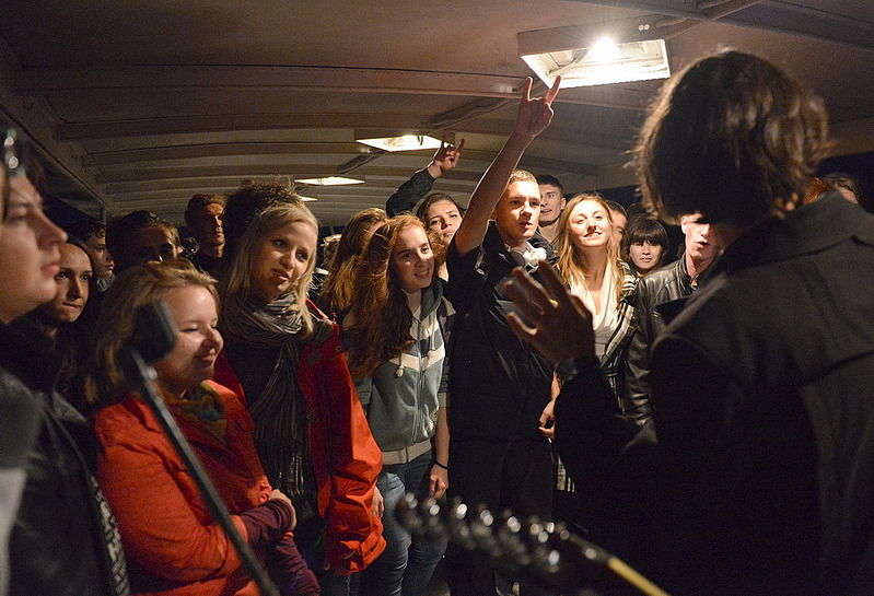 click for enlarge 1000 X 682 199.3 Kb picture