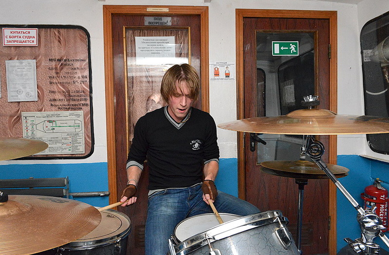 click for enlarge 1000 X 656 231.9 Kb picture