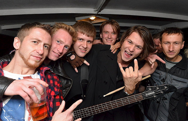 click for enlarge 1000 X 643 211.2 Kb picture