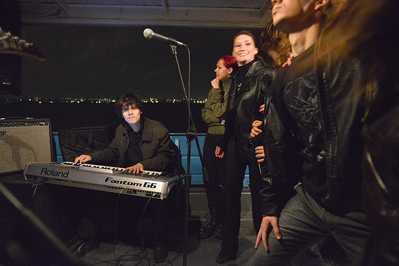 click for enlarge 1000 X 668 171.0 Kb picture