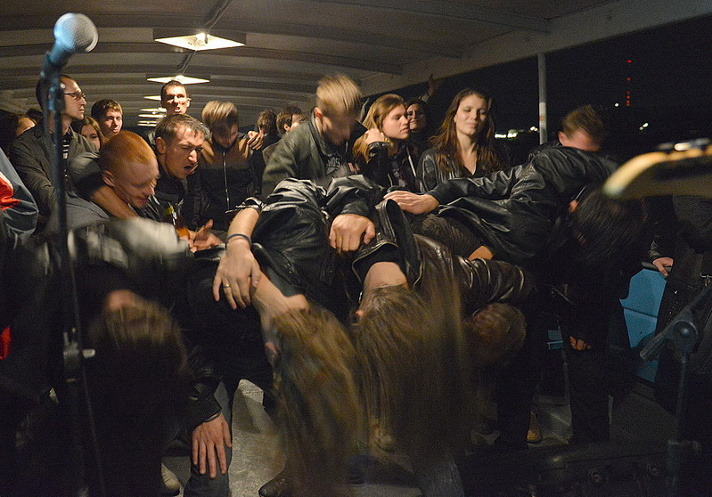 click for enlarge 1000 X 698 203.9 Kb picture