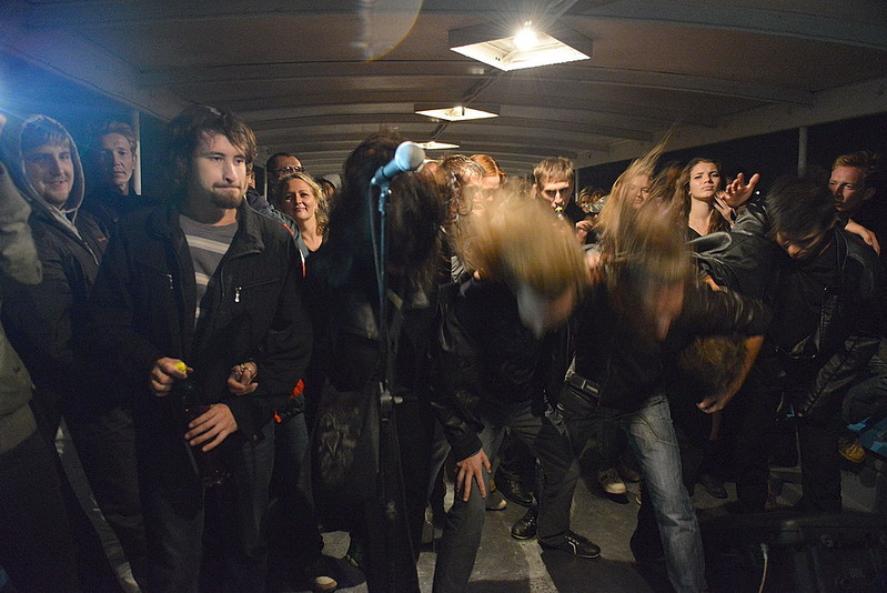 click for enlarge 1000 X 668 166.4 Kb picture