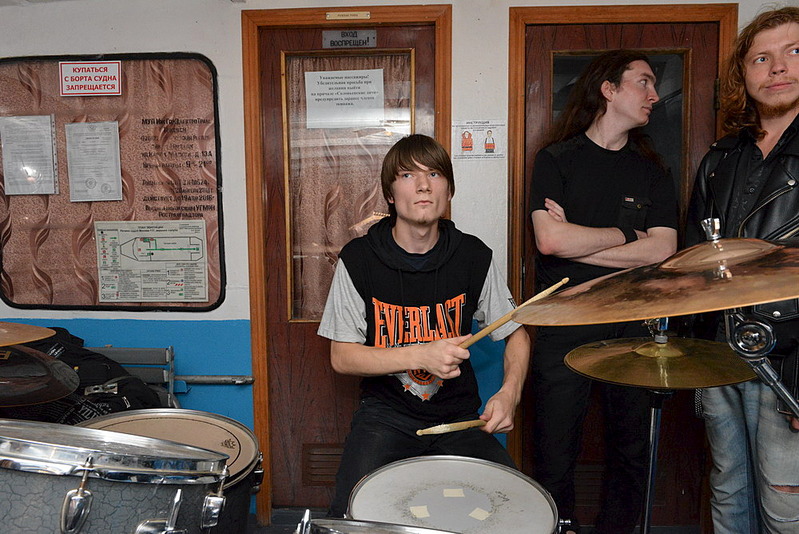 click for enlarge 1000 X 668 203.0 Kb picture