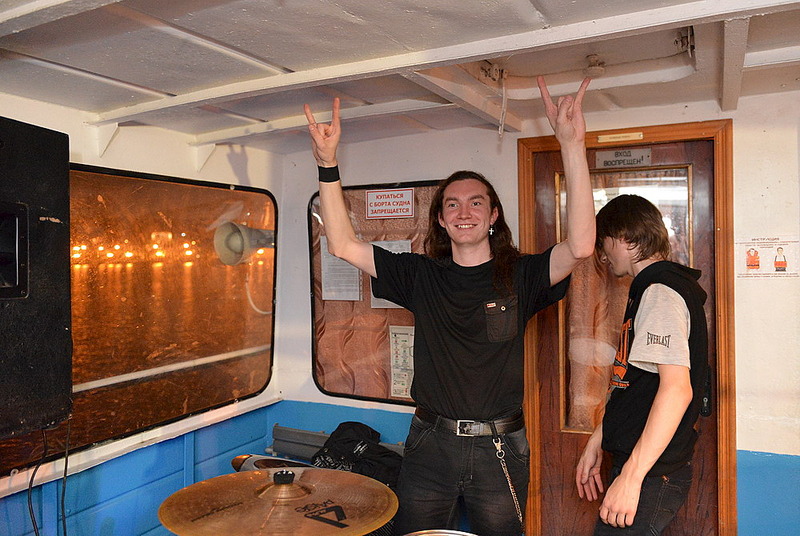 click for enlarge 1000 X 670 203.4 Kb picture