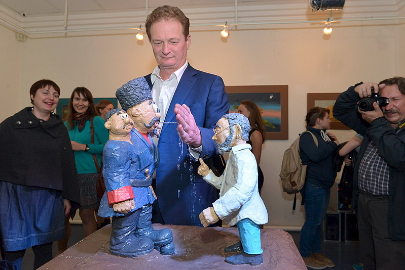 click for enlarge 1000 X 668 169.0 Kb picture