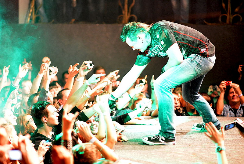 click for enlarge 1000 X 675 242.4 Kb picture