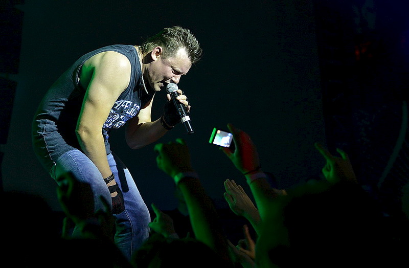 click for enlarge 1000 X 655 102.3 Kb picture