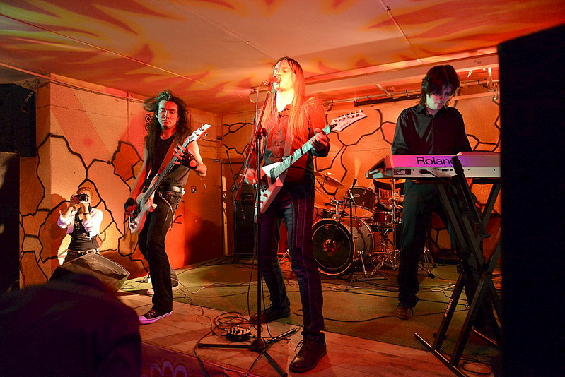 click for enlarge 1000 X 668 209.6 Kb picture