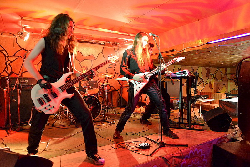 click for enlarge 1000 X 668 253.7 Kb picture