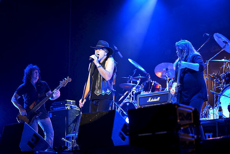 click for enlarge 1000 X 672 161.5 Kb picture