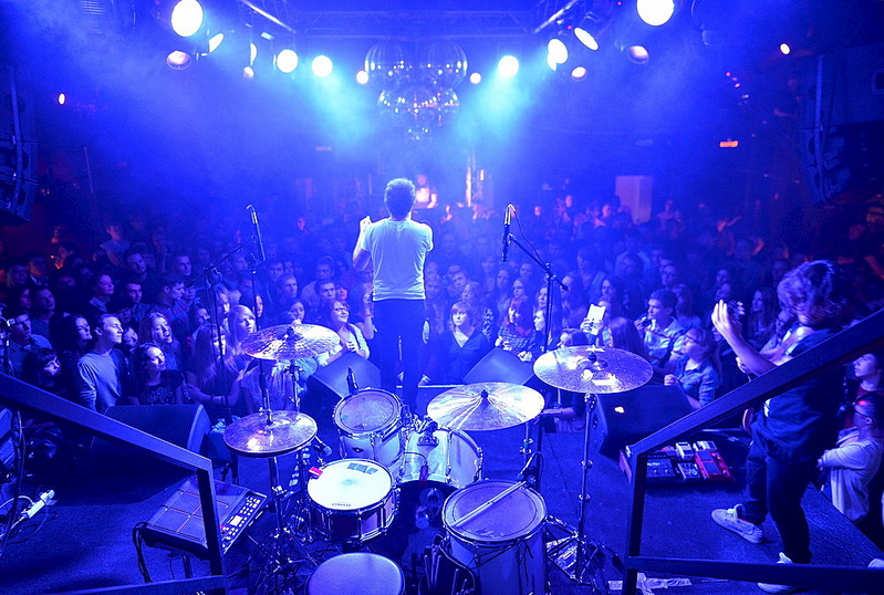 click for enlarge 1000 X 673 226.6 Kb picture