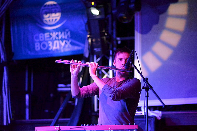 click for enlarge 1000 X 663 162.2 Kb picture