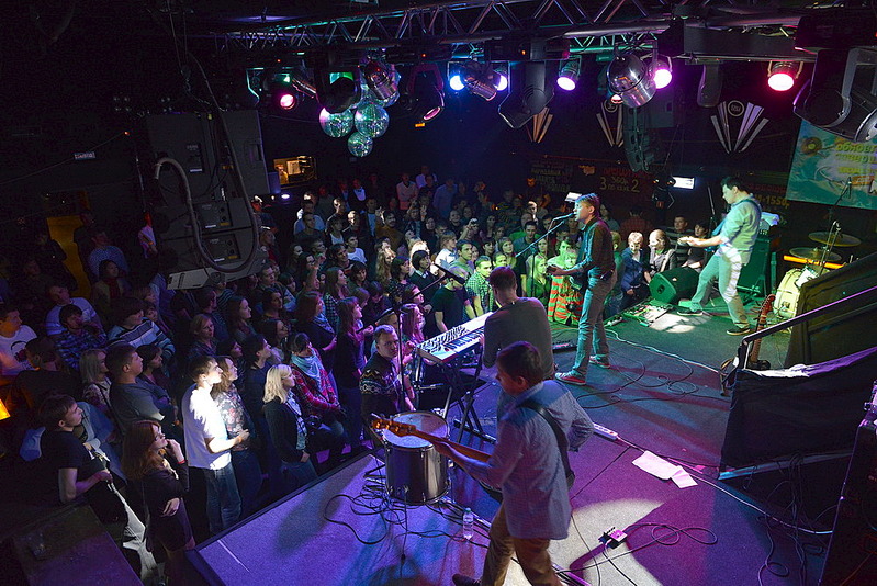 click for enlarge 1000 X 668 240.8 Kb picture