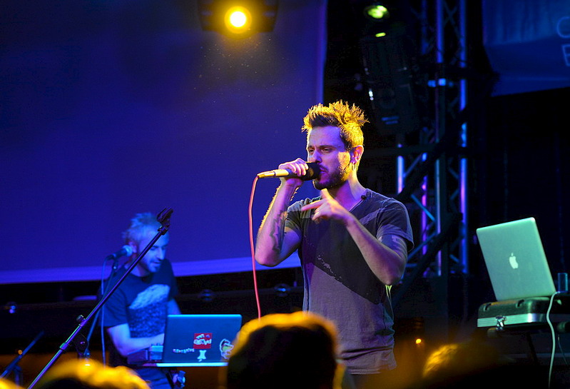 click for enlarge 1000 X 682 130.8 Kb picture