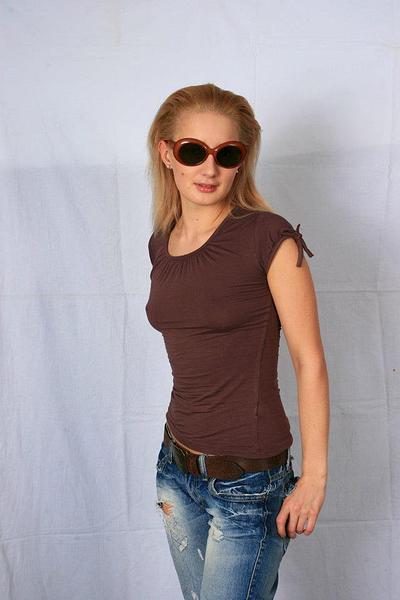 click for enlarge 640 X 960 47.8 Kb picture