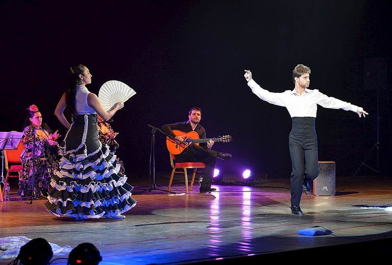 click for enlarge 1000 X 675 169.8 Kb picture