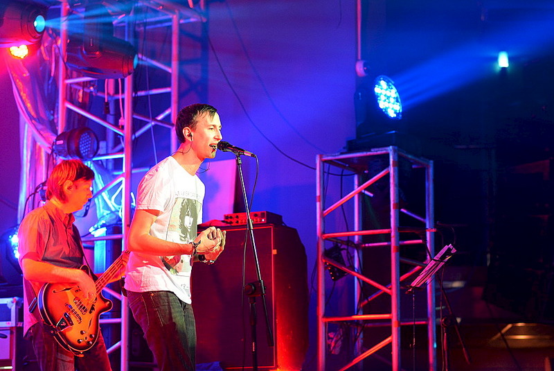 click for enlarge 1000 X 669 185.1 Kb picture